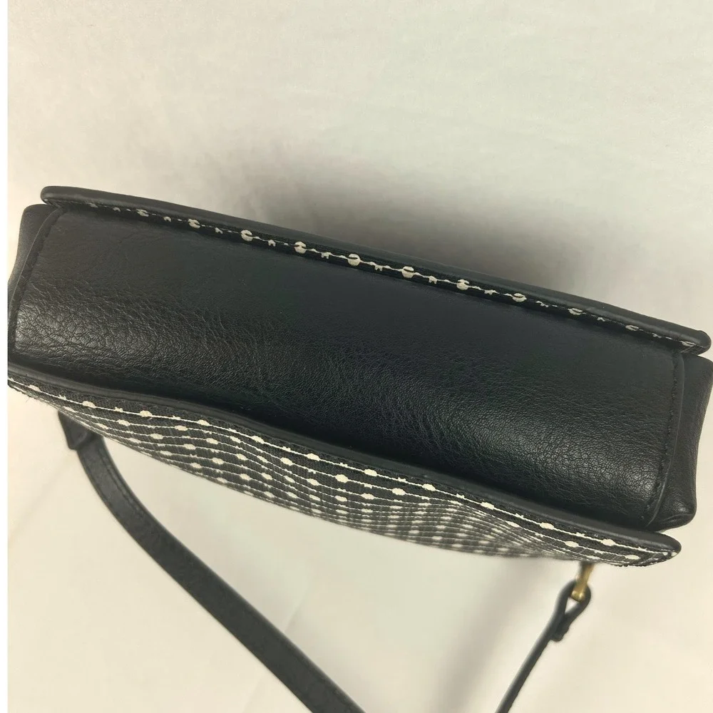 Fossil Black White Key Print Triple Zip Crossbody Bag Brass‎ Hardware
